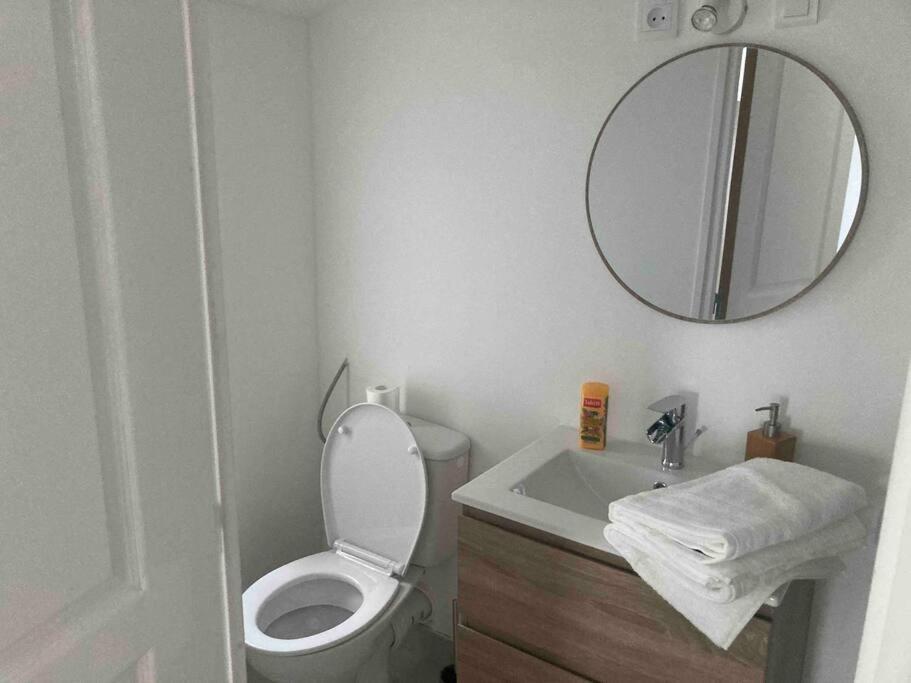 Maisonnette Neuve Avec Jardin Privatif Saran Kültér fotó
