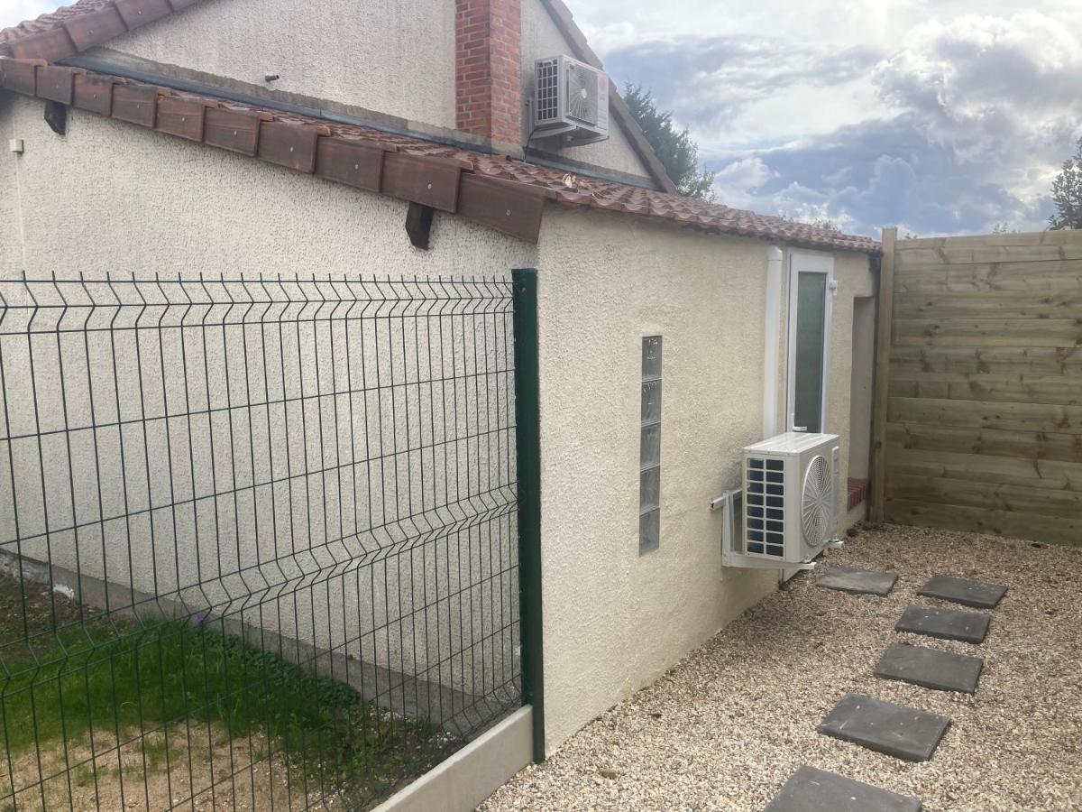 Maisonnette Neuve Avec Jardin Privatif Saran Kültér fotó